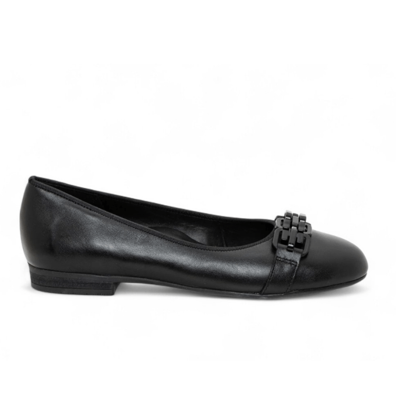 Seliga ShoesAra Shoes Women's Scout Chain - Black