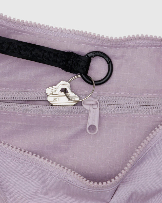 Baggu Medium Nylon Crescent Bag - Dusty Pink