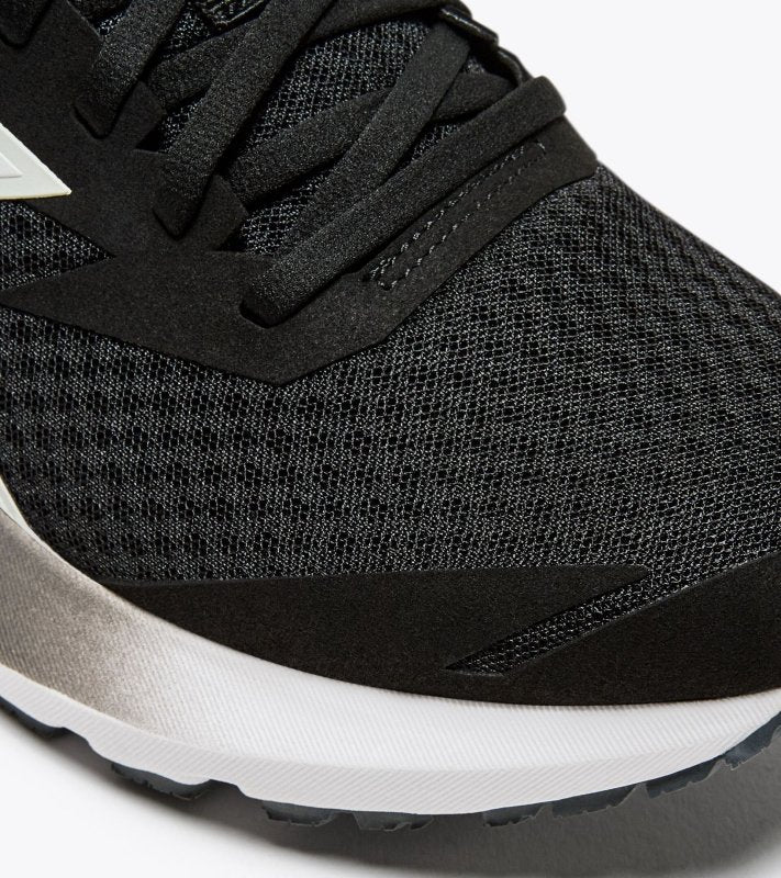 Seliga ShoesDiadora Men's Mythos Blueshield Vigore 3 - Black/White