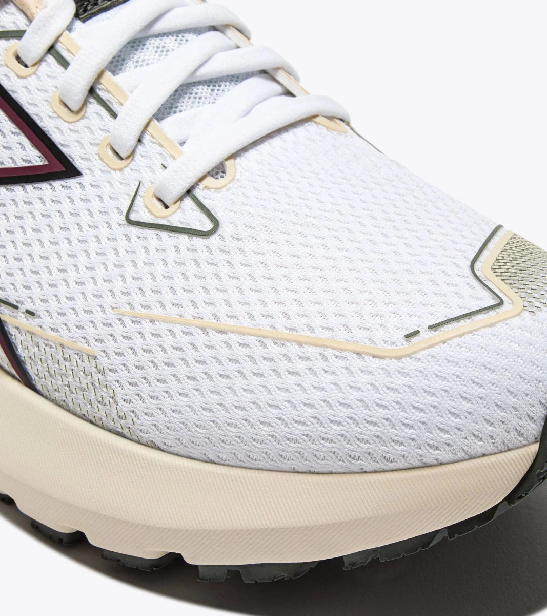 Diadora Men's Mythos Blushield Vigore 4 Running Shoes - White/Turtledove