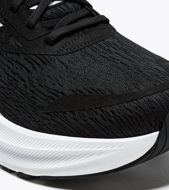 Seliga ShoesDiadora Men's Nucleo 2 - Black/White