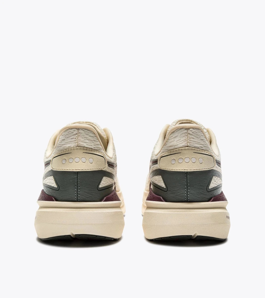 Diadora Men's Nucleo 2 Running Shoes - Whisper White/Maroon Banner