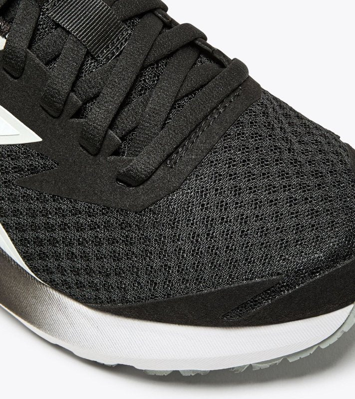 Diadora Women's Mythos Blueshield Vigore 3 - Black/White