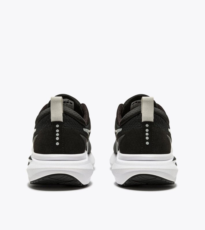 Diadora Women's Mythos Blueshield Vigore 3 - Black/White