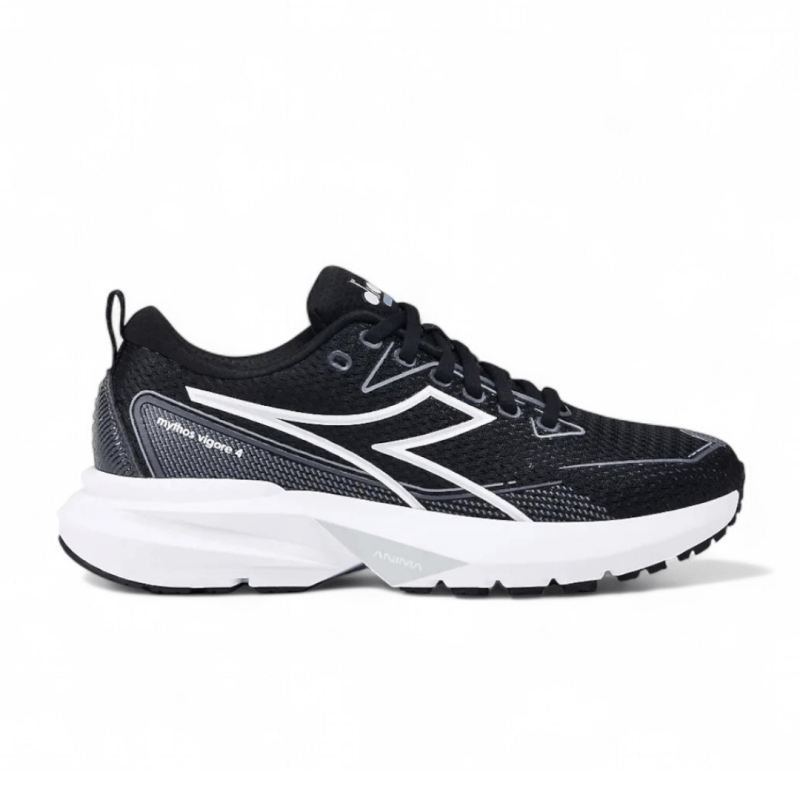 Diadora Women's Mythos Blushield Vigore 4 - Black/White