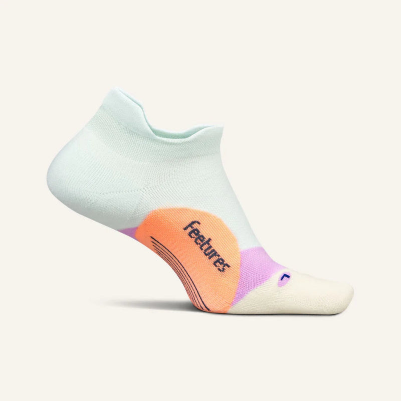 Seliga ShoesFeetures Elite Light Cushion No Show Tab Socks - Crisp Mint
