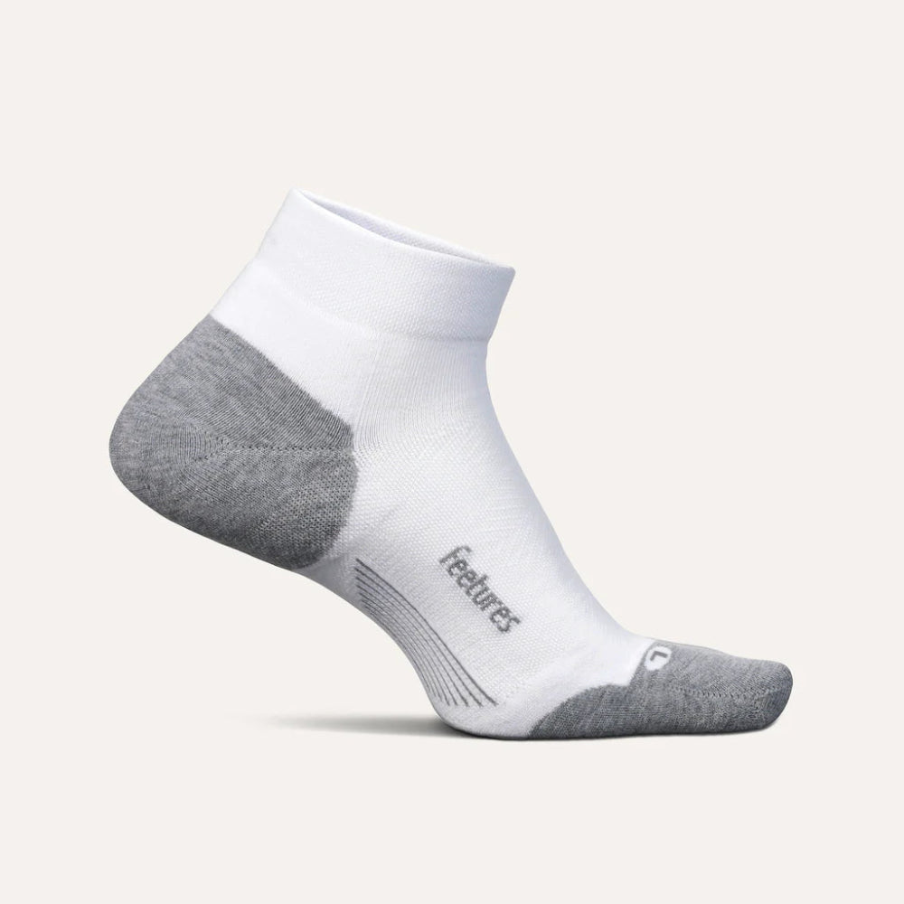 Seliga ShoesFeetures Elite Max Cushion Low Cut Socks - White