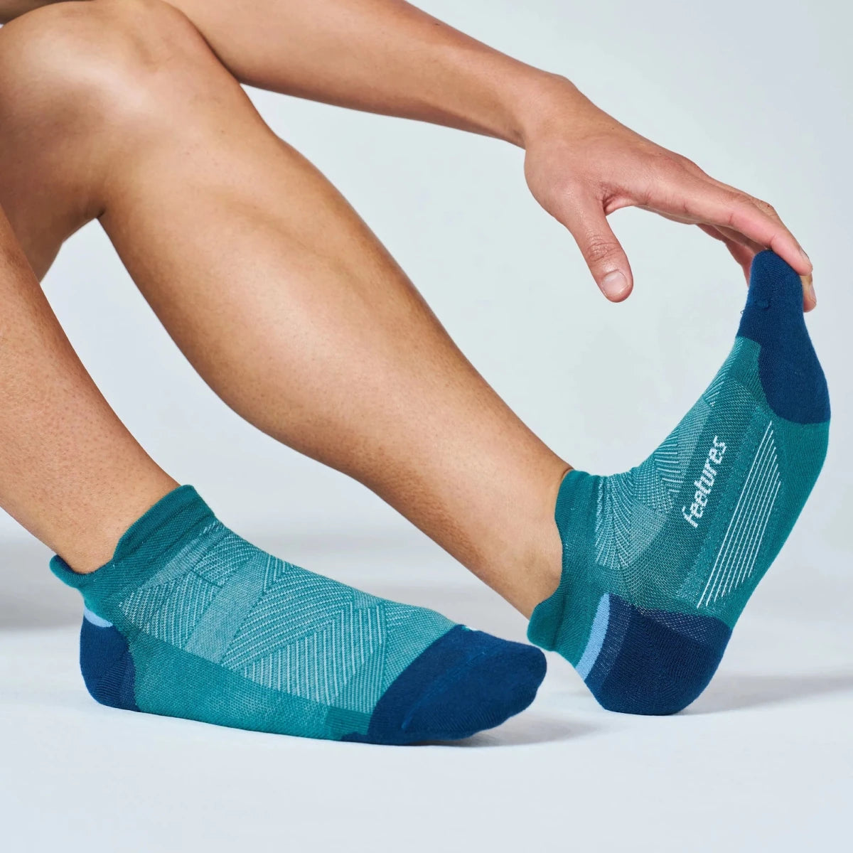 Feetures Elite Max Cushion No Show Tab Socks - Woodland Forest