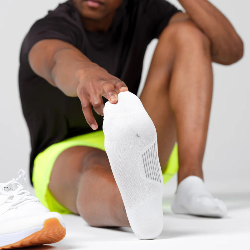 Seliga ShoesFeetures Elite Ultra Light Invisible Socks - White