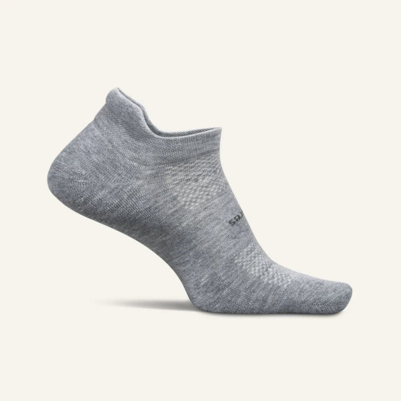 Seliga ShoesFeetures High Performance Max Cushion No Show Tab Socks - Light Gray