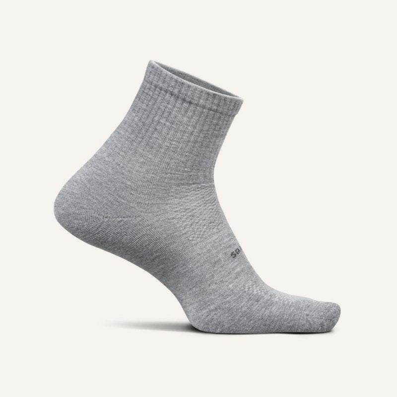 Seliga ShoesFeetures High Performance Max Cushion Quarter Tall Socks - Light Gray