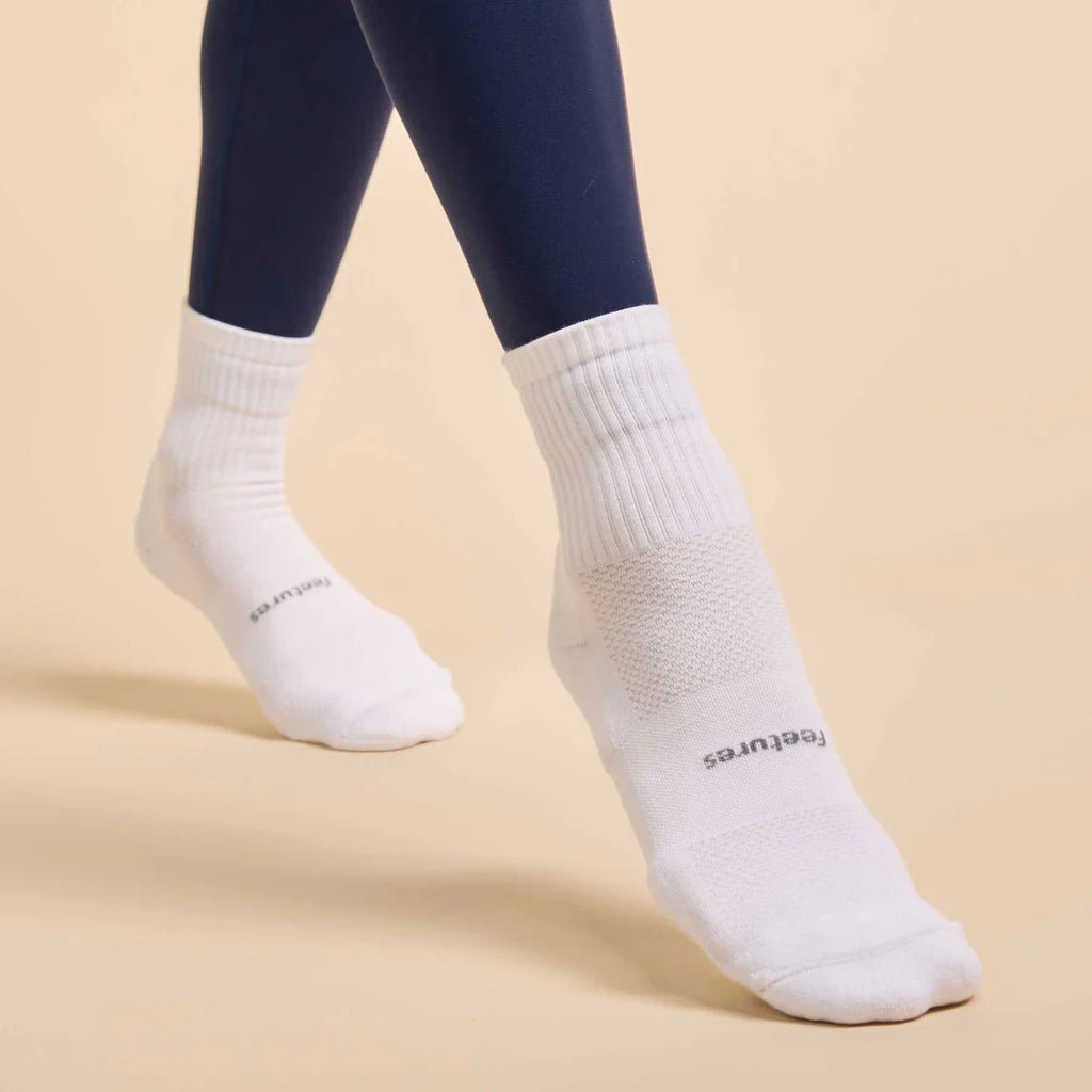 Feetures High Performance Max Cushion Quarter Tall Socks - White