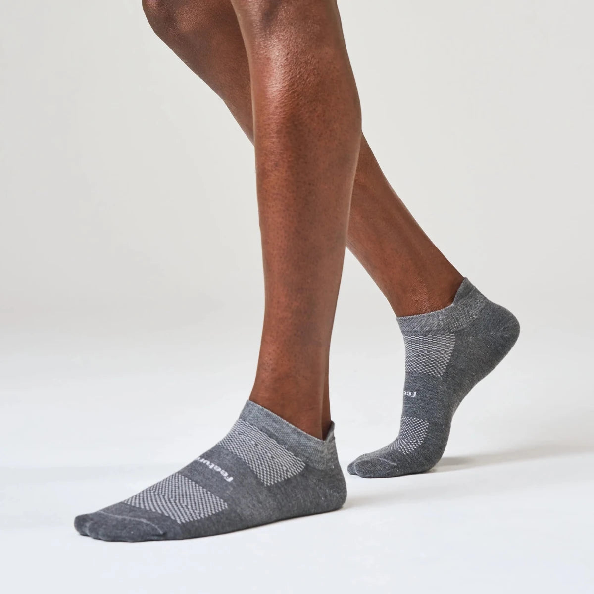 Feetures High Performance Ultra Light No Show Tab Socks - Heather Grey