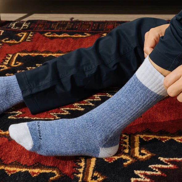 Seliga ShoesFeetures Men’s Everyday Max Cushion Cozy Marl Crew Socks - Blue