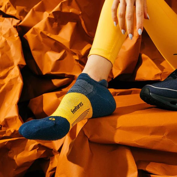 Feetures Merino 10 Max Cushion No Show Tab Socks - Dark Sapphire