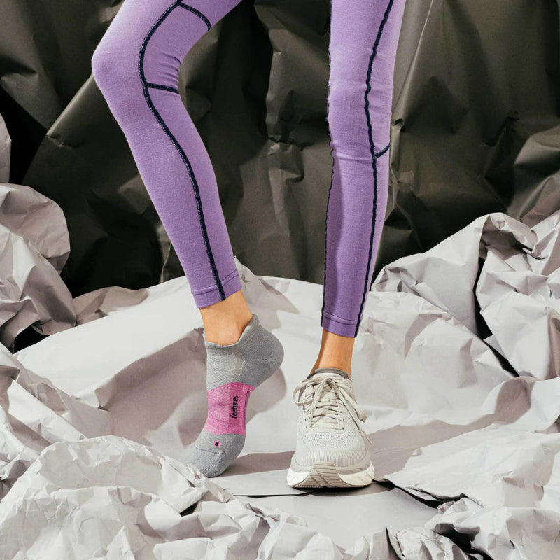 Feetures Merino 10 Ultra Light No Show Tab Socks - Amethyst Gray