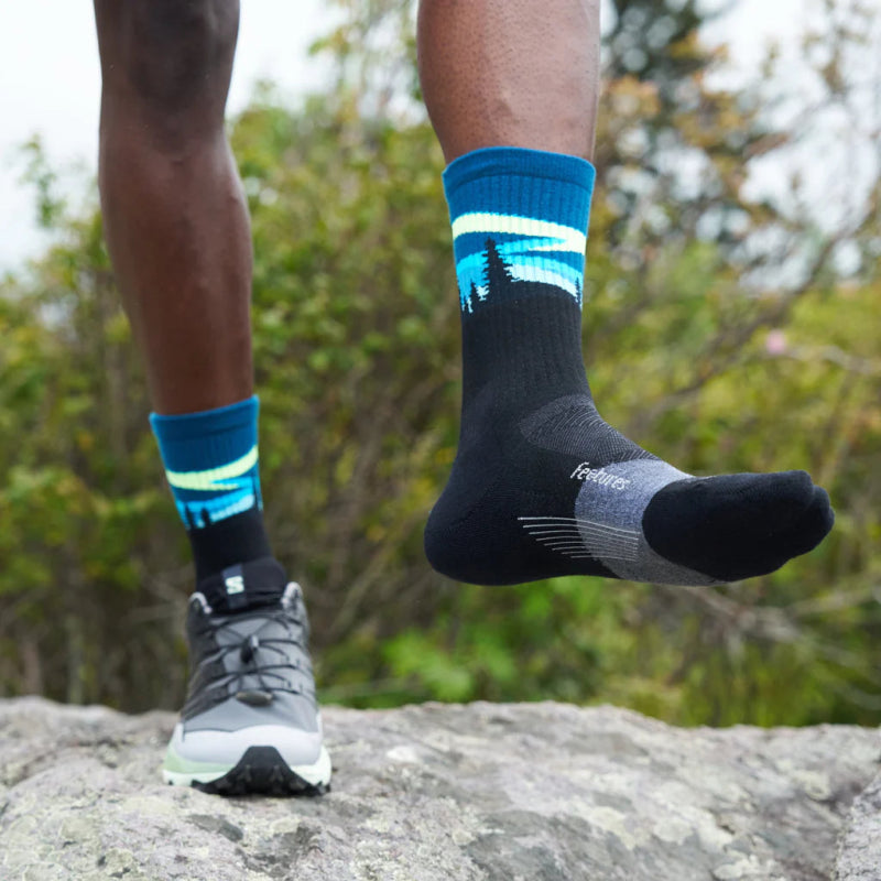 Seliga ShoesFeetures Trail Max Cushion Mini Crew Socks - Blue Aurora