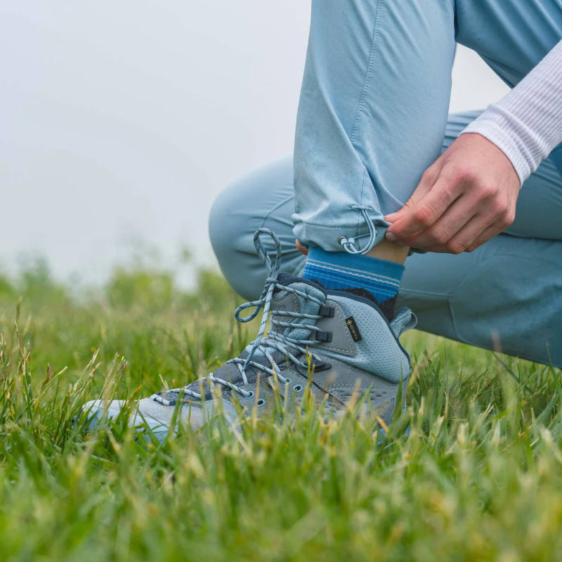 Seliga ShoesFeetures Trail Max Cushion Quarter Socks - Blue Ridge Charcoal