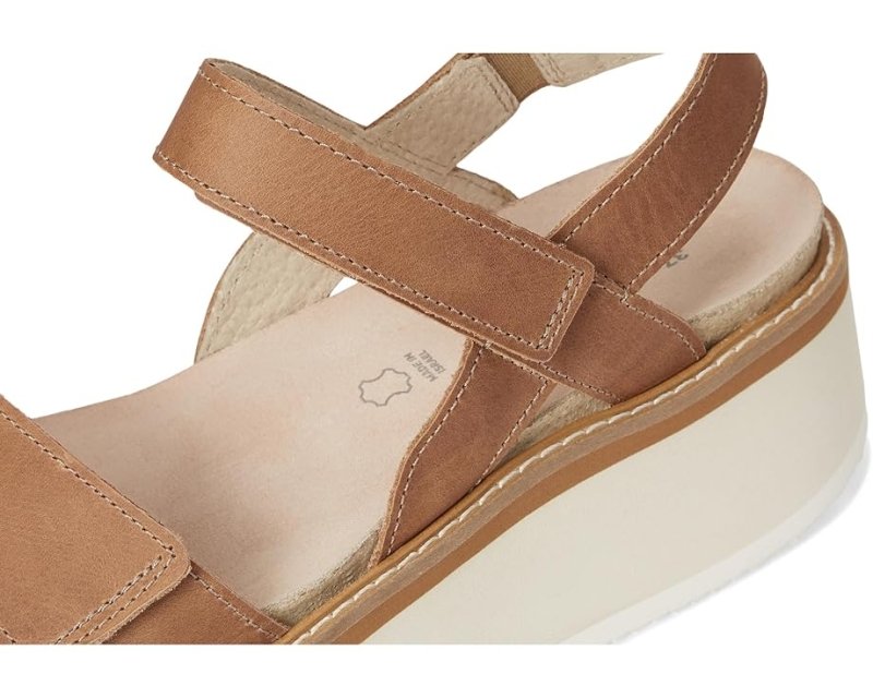 Naot Women's Meringue - Latte Brown Leather