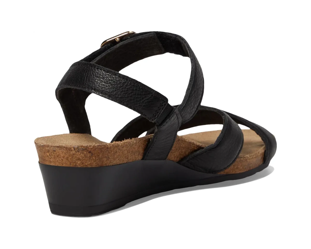 Naot Women's Throne Sandal - Black