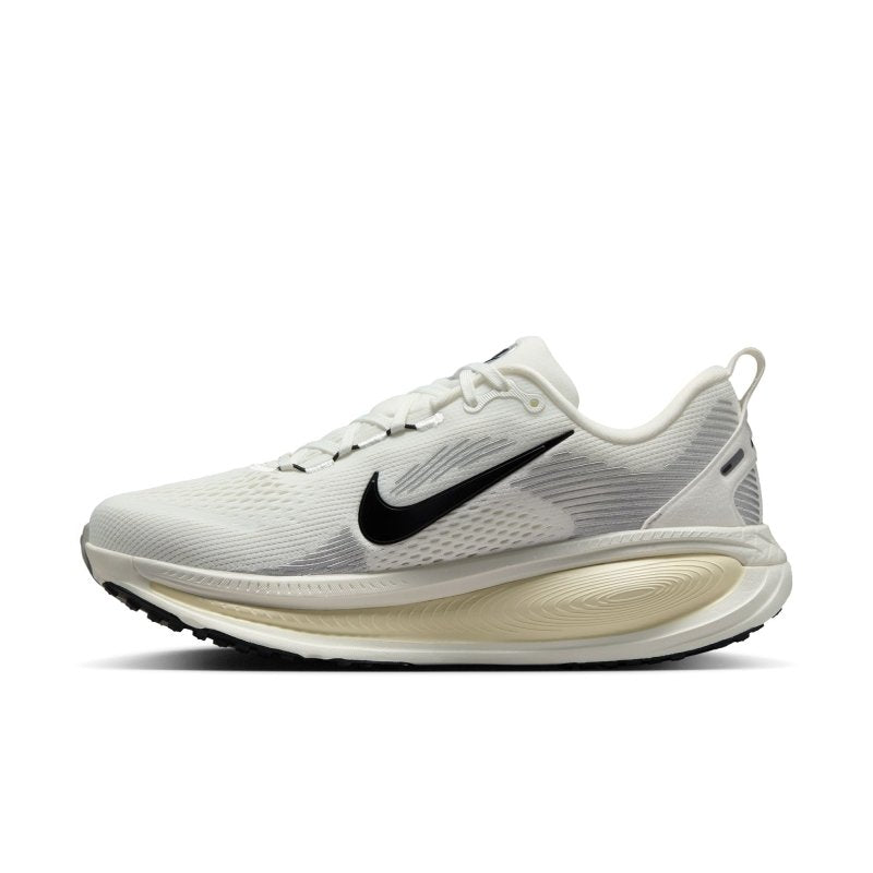 Nike Women's Vomero 18 - Summit White/Black/Coconut Milk