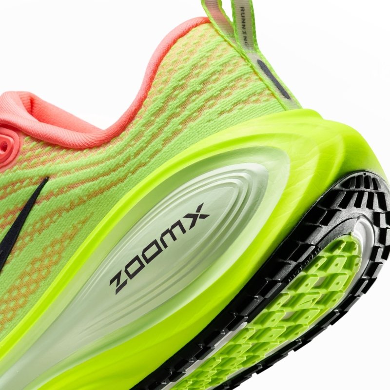 Seliga ShoesNike Women's Vomero Plus - Bright Mango/Metallic Dark Grey/Volt