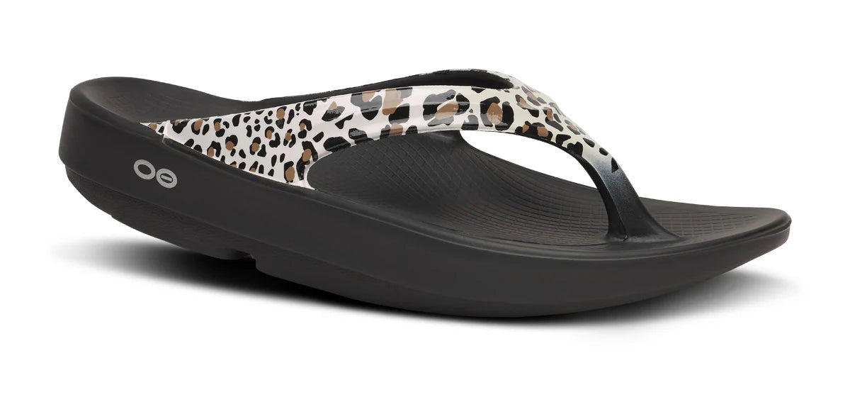 OOFOS Women's OOlala Limited Thong Sandal - Leopard