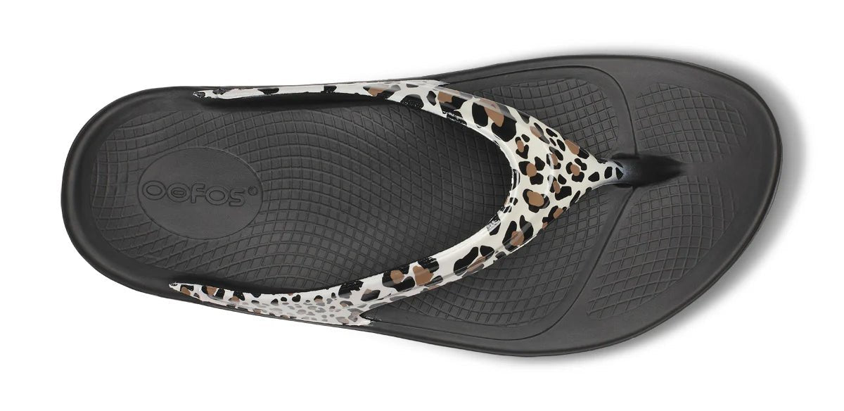 OOFOS Women's OOlala Limited Thong Sandal - Leopard