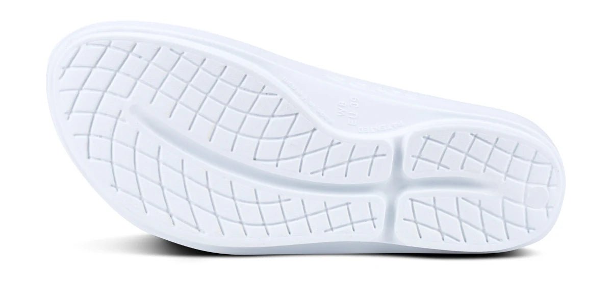 OOFOS Women's OOlala Thong Sandal - White