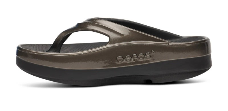 Seliga ShoesOOFOS Women's OOmega OOlala Stacked Thong - Titanium Mirror