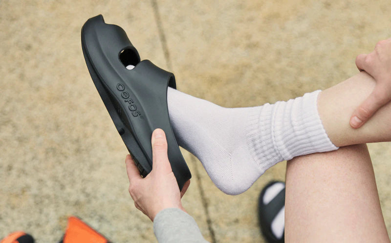 OOFOS Women's OOyea Slide - Black