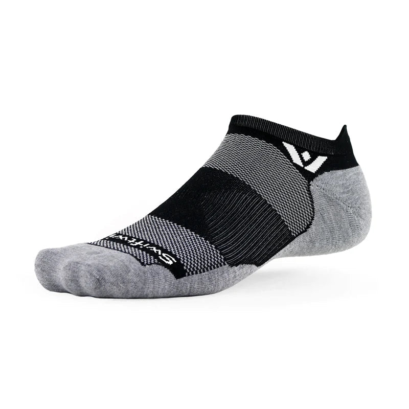 Swiftwick Maxus No Show Socks - Black