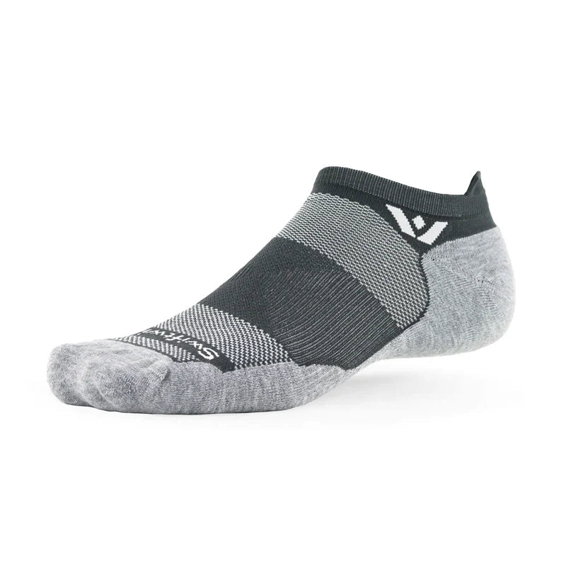 Swiftwick Maxus No Show Socks - Gray