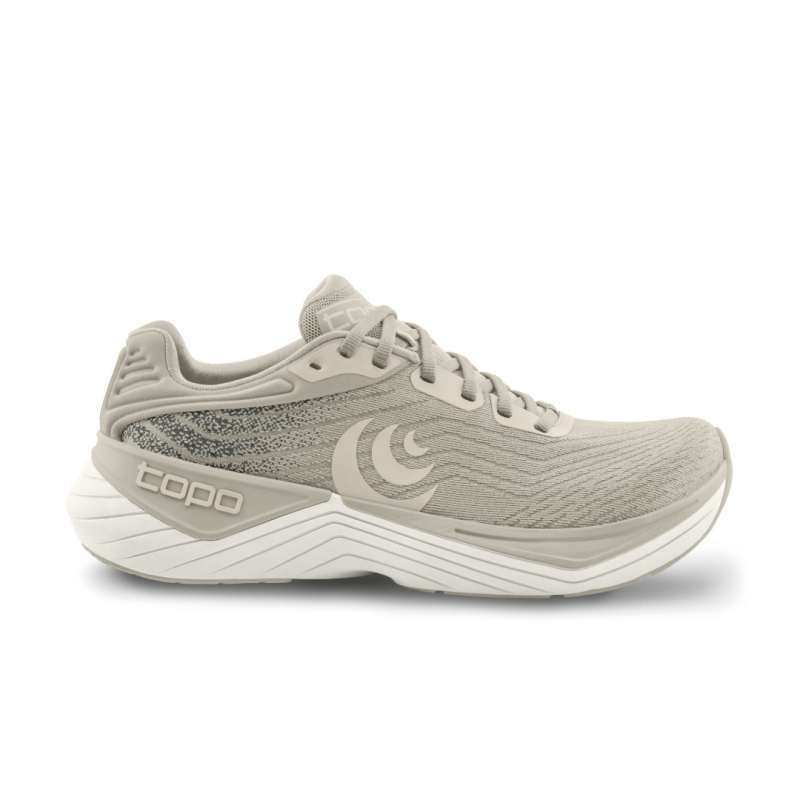 Seliga ShoesTopo Athletic Women's Ultrafly 5 - Tan/White