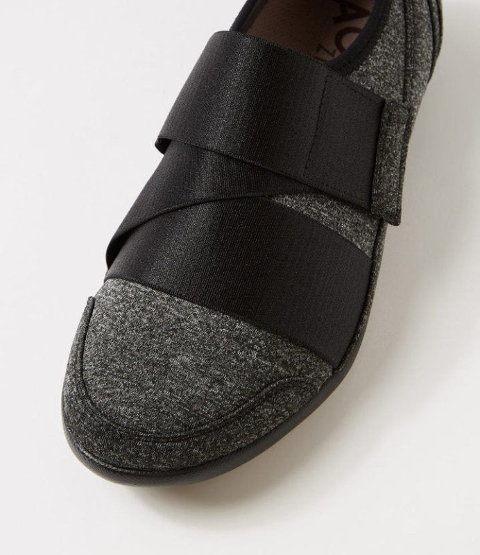 Ziera Shoes Women's Urban Adjustable Shoe - Charcoal/Black
