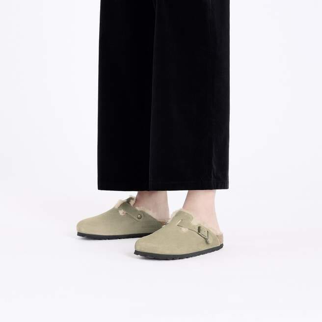 Seliga ShoesBirkenstock Boston Shearling - Taupe Suede