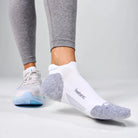 Feetures Elite Max Cushion No Show Tab Socks - White