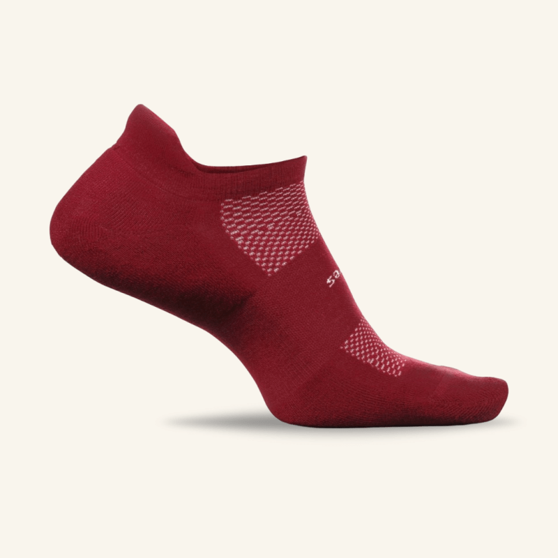 Feetures High Performance Cushion No Show Tab Socks - Vino