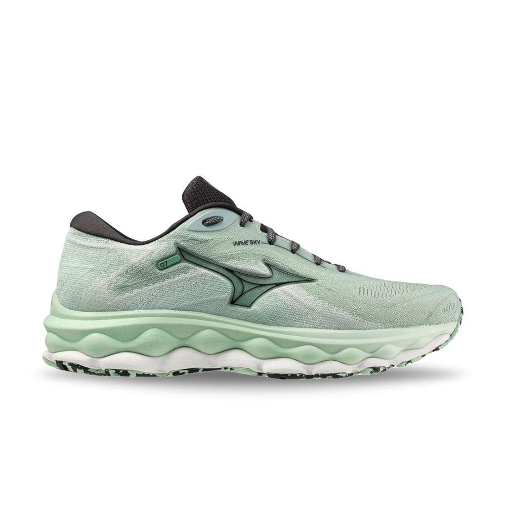 Green mizuno running shoes hotsell