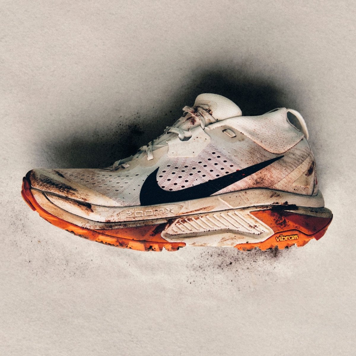 Nike Men's ACG Zegama Trail Running Shoes - Summit White/Black Phantom/Safety Orange