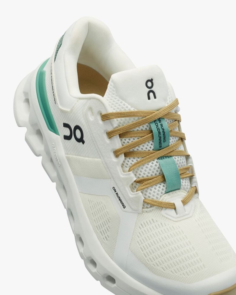 On Women's Cloudrunner 2 - Undyed/Green