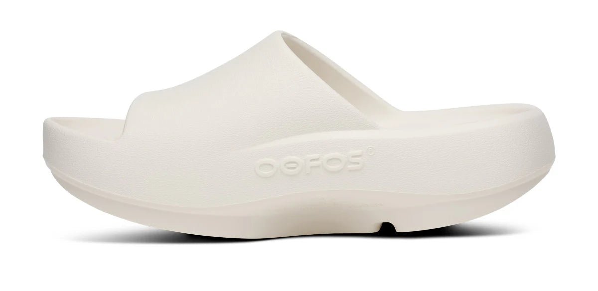 OOFOS OOahh Plus Slide Sandal - Chalk