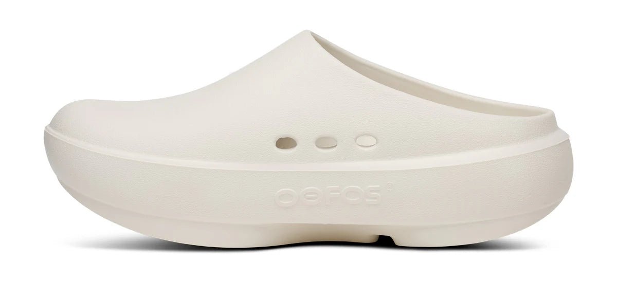 OOFOS OOcloog Plus Clog - Chalk