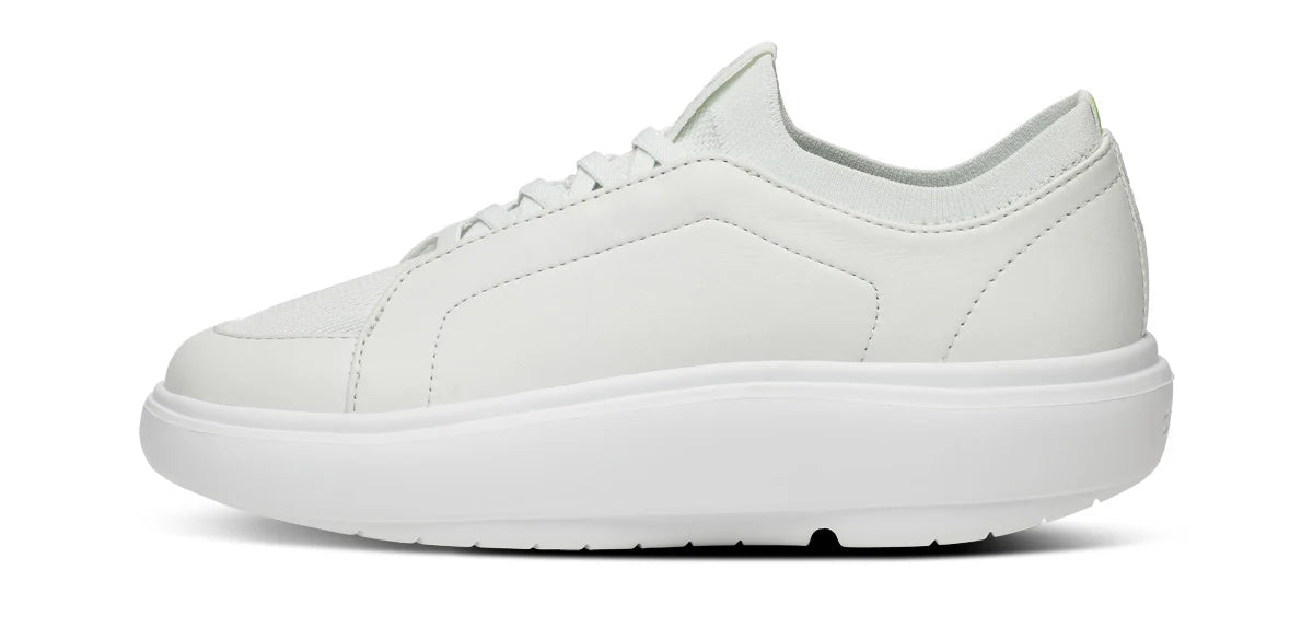 OOFOS Women's OOmg Club+ Leather Slip-On - White