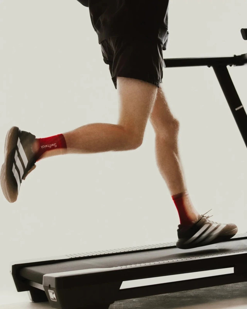 Swiftwick Flite XT Mid-Crew Socks - Crimson Red