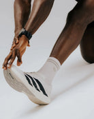 Swiftwick Maxus Mid-Crew Socks - White Stride