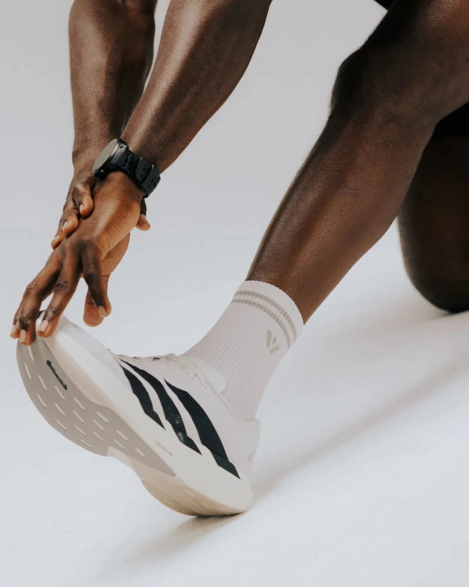 Swiftwick Maxus Mid-Crew Socks - White Stride