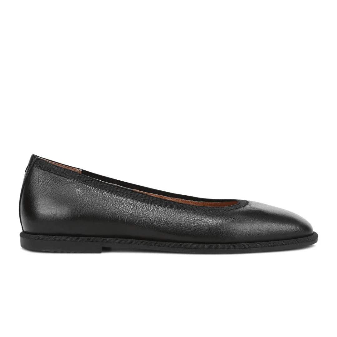 Vionic Women's Caroll 2.0 Ballet Flat - Black Leather